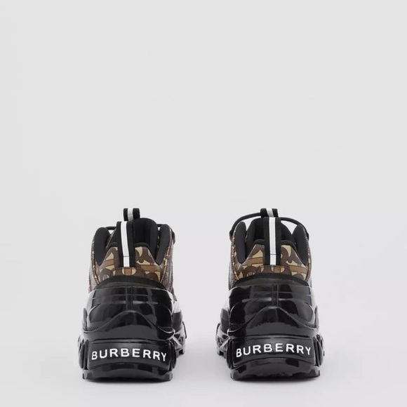 BURBERRY MEN - Picture 6 of 8